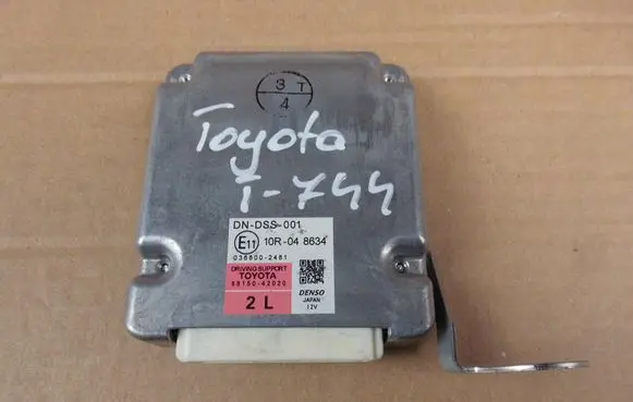 Toyota RAV 4 (XA40) Other control units/modules 8815042020