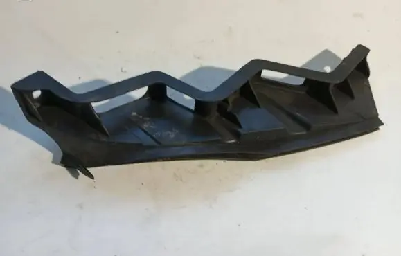 Volkswagen PASSAT B6 Front bumper mounting bracket 3C0807889