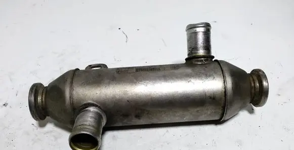 Peugeot 607 EGR valve cooler 861068Z