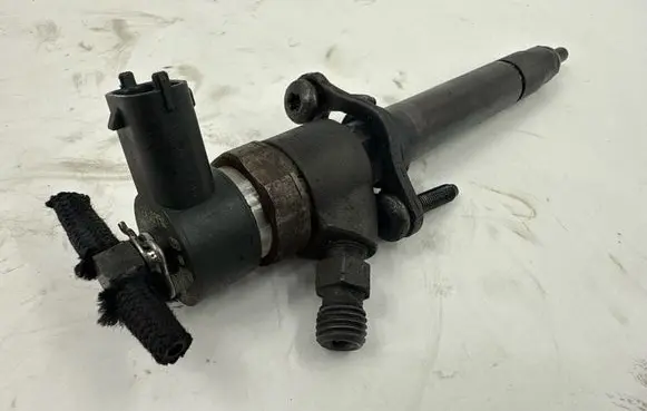 Fuel injector