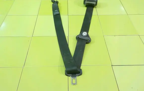 Dacia Sandero II Front seatbelt 868845555R XP257
