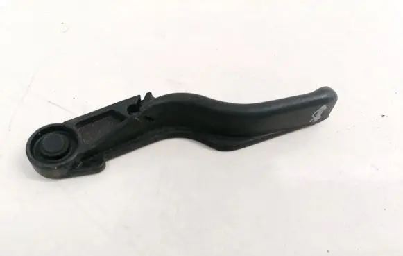 Engine bonnet (hood) release handle