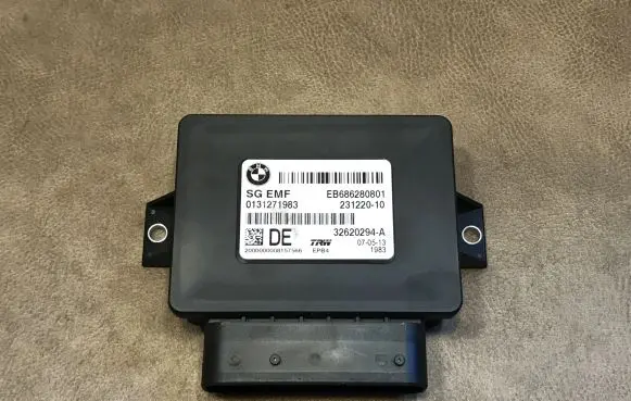 BMW 5 F10 F11 Rear brake EMF control unit/module 231220