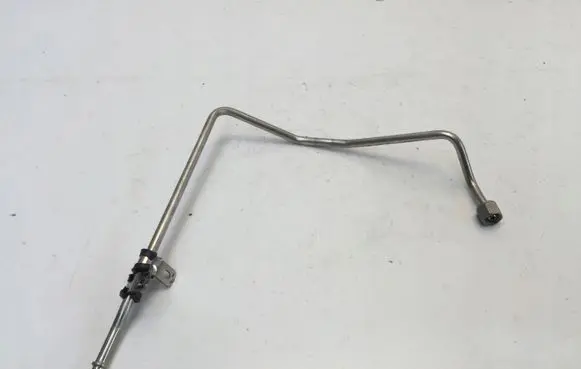 BMW 1 F40 Fuel line pipe 8665628
