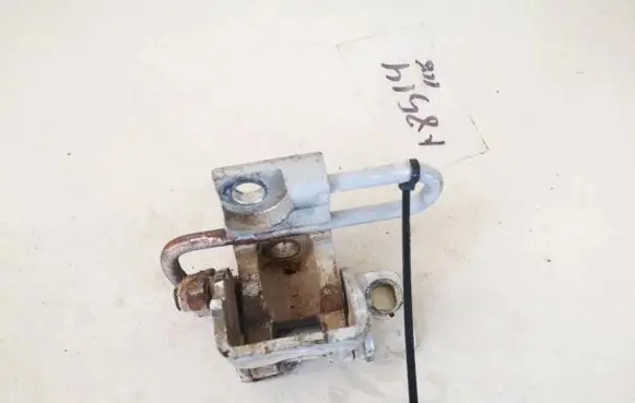 Volkswagen Jetta V Rear door lower hinge 1k4833411