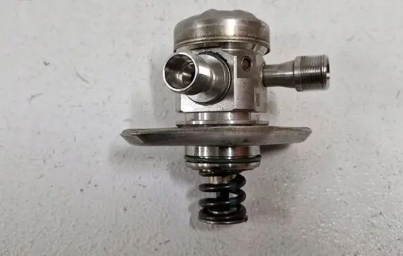 Renault Scenic IV - Grand scenic IV Fuel injection high pressure pump 166303162R