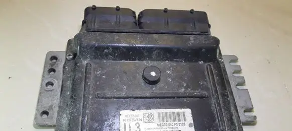 Nissan Micra Engine control unit/module MEC32040F33125 MEC32040