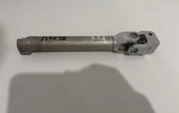BMW M3 G80 Steering wheel axle 8095844