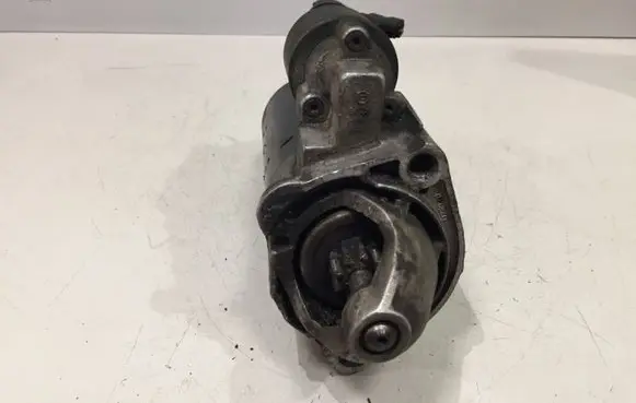 Volkswagen PASSAT B5.5 Starter motor 068911024G