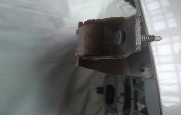 Peugeot 307 Tailgate/trunk/boot hinge