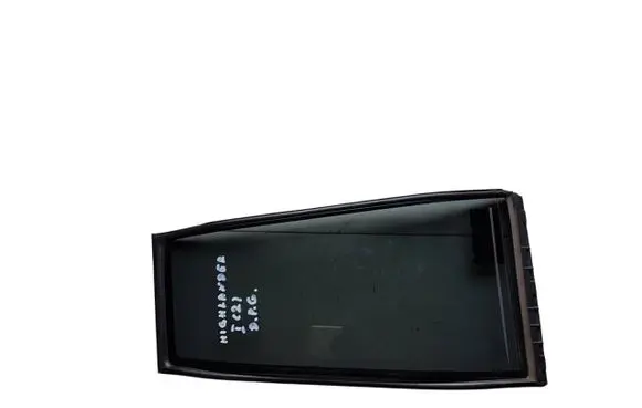 Toyota Highlander XU20 Rear vent window glass M2L3AS3 6818848020