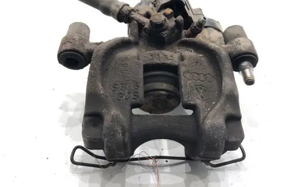 Volkswagen Golf VII Rear brake caliper