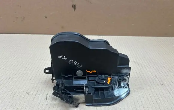 BMW 3 E92 E93 Front door lock 7202143