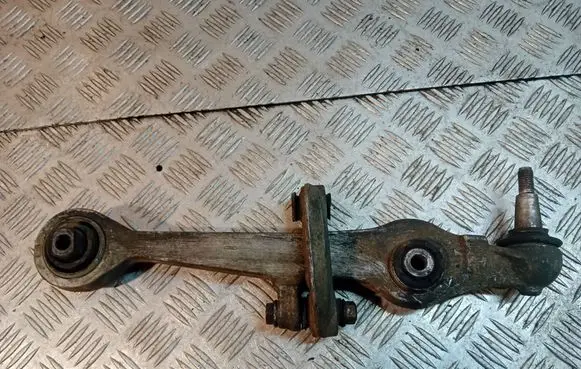 Volkswagen PASSAT B5.5 Front lower control arm/wishbone