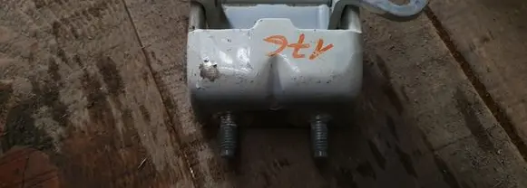 Nissan Leaf I (ZE0) Rear door upper hinge