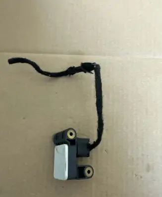 BMW X5 E70 Airbag deployment crash/impact sensor 0285003900 6911003 504339