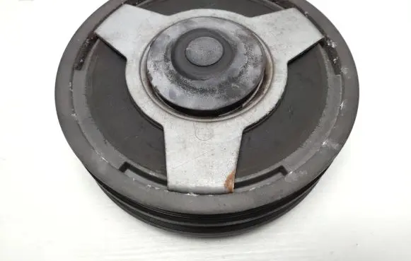 Audi A6 S6 C5 4B Crankshaft pulley 059105251M