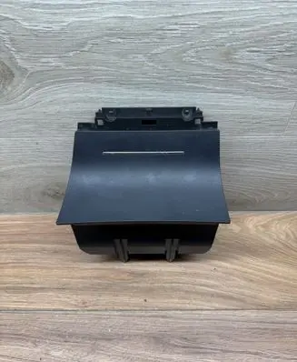 Skoda Octavia Mk2 (1Z) Car ashtray 1Z1863077A 1Z1857962B