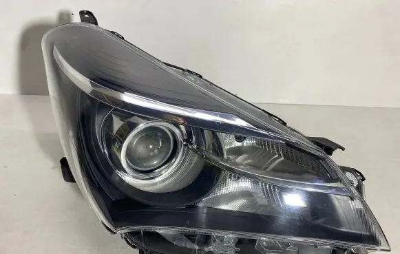Toyota Yaris Headlight/headlamp