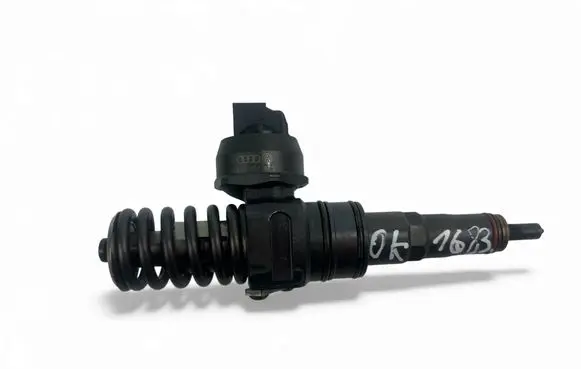 Volkswagen Caddy Fuel injector 038130073BN 0414720313