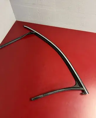Volkswagen PASSAT B8 USA Front door glass trim molding 049029C