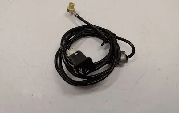 BMW 5 F10 F11 USB socket connector 9237656 84109237656 61319167196