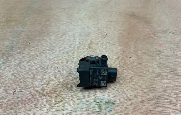 BMW iX1 Airbag deployment crash/impact sensor 9496817 949681701