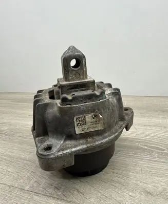 BMW 7 F01 F02 F03 F04 Engine mount bracket 68623513 6777374