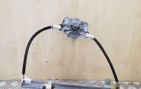 Rear door manual window regulator