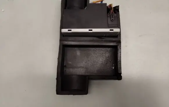 Audi A4 S4 B5 8D Central locking vacuum pump 8D0862257L