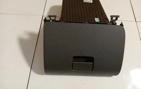Ford Focus Glove box 4M51A06044jdw