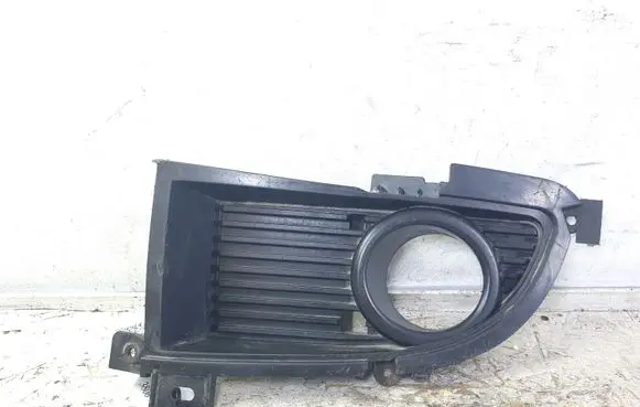 Mitsubishi Lancer Front fog light trim/grill 6407A015LH 6407A015