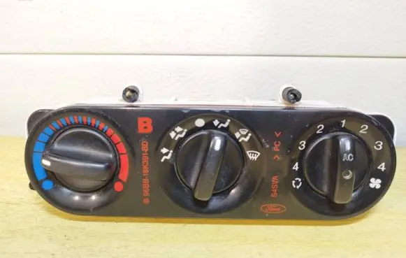 Ford Mondeo MK II Climate control unit 97BW18d451A