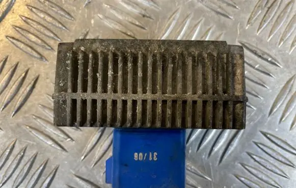 Opel Zafira B Glow plug pre-heat relay 55353011 51299014B