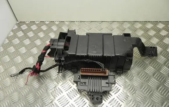 Mercedes-Benz CLS C218 X218 Fuse box set A1665460143 K713
