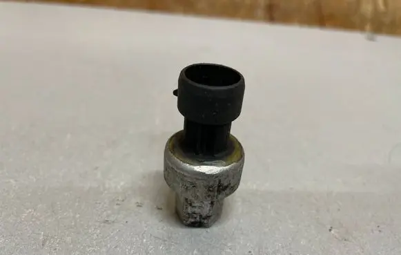 Opel Astra J Air conditioning (A/C) pressure sensor 