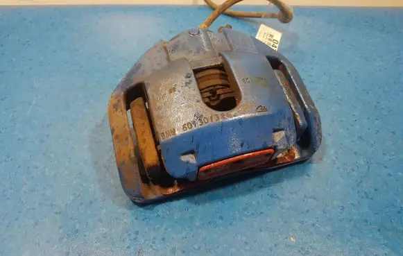 BMW 7 E38 Front brake caliper