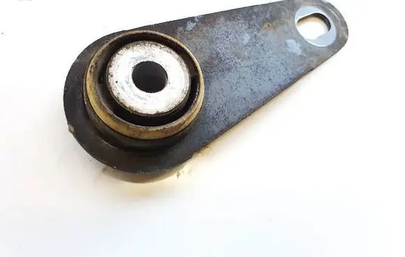 Citroen C5 Engine mount bracket 