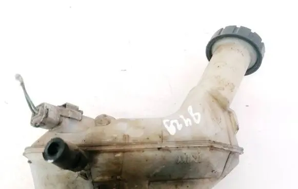 Brake fluid reservoir