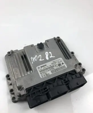 Peugeot 2008 I Engine control unit/module 9807885980
