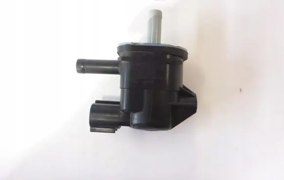 Lexus IS III XE30 Valve vacuum 90910-12276