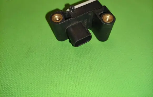 BMW 1 E81 E87 Airbag deployment crash/impact sensor 0285003900 6911003 210212