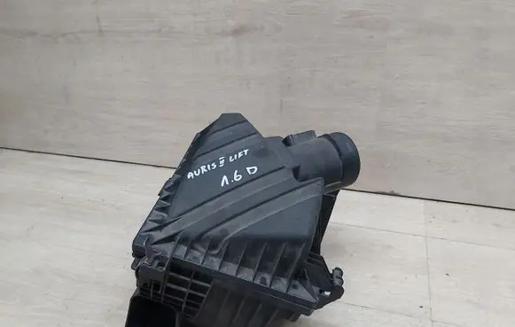 Toyota Auris E180 Air filter box cover 