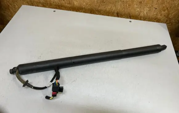 Porsche Macan (95B) Tailgate/trunk strut/damper 95B827851C