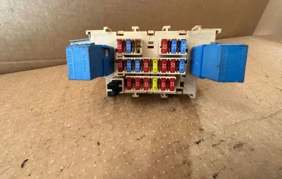 Nissan Qashqai Fuse module PA66PPE
