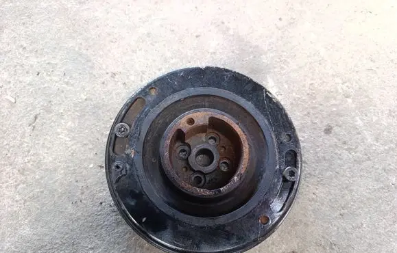 Volkswagen Crafter Crankshaft pulley 