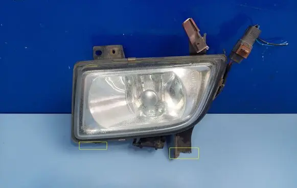 Mazda Premacy Front fog light B25G51690C LE97A116
