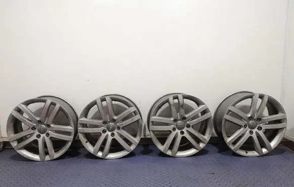 Audi Q7 4L R18 alloy rim 4L0601025M