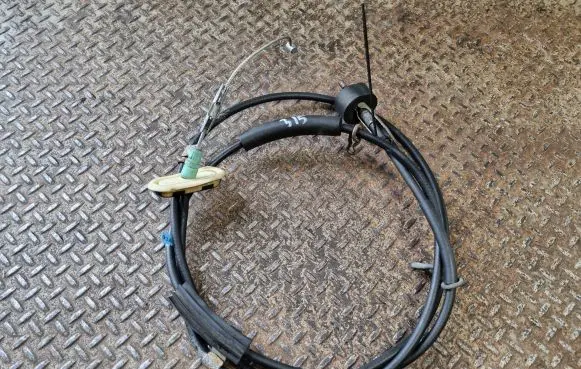 Handbrake/parking brake wiring cable