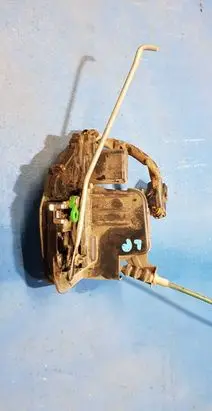 KIA Sorento Front door lock
